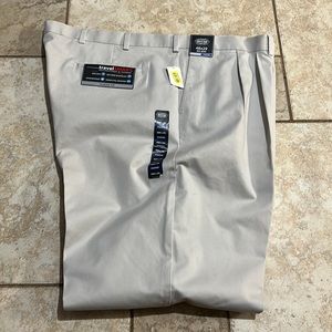 NWT Round & Yorke men’s travel smart pants